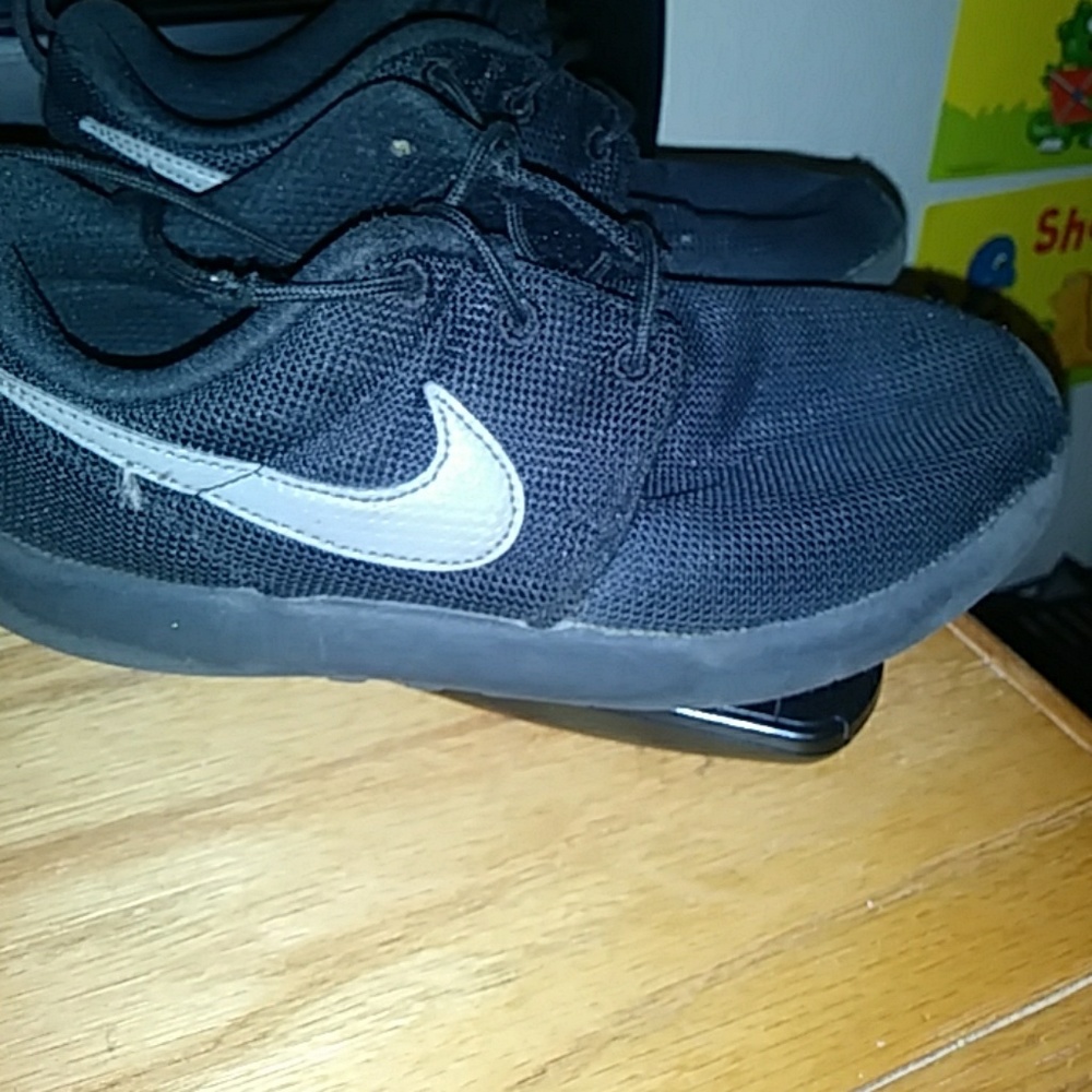 Boys shoes